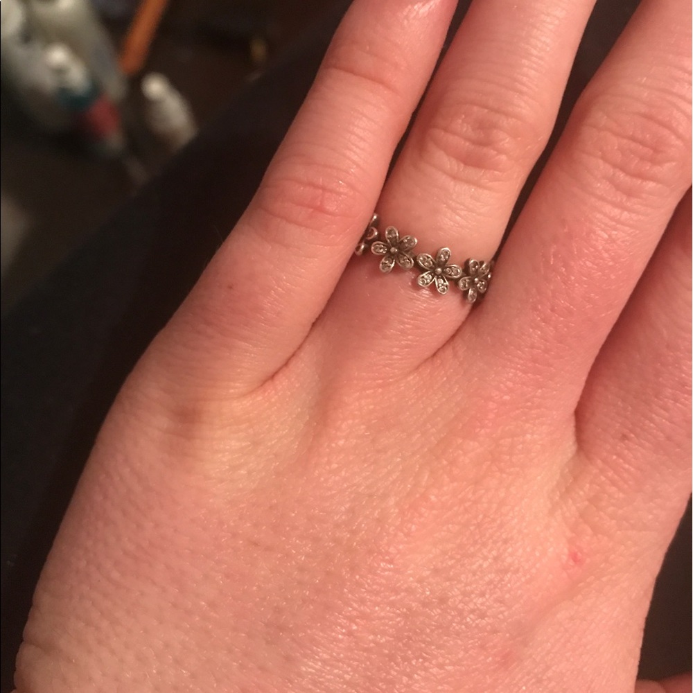 Pandora floral ring